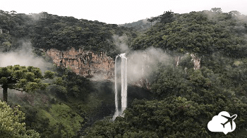 Vista incrível para a cascata Caracol