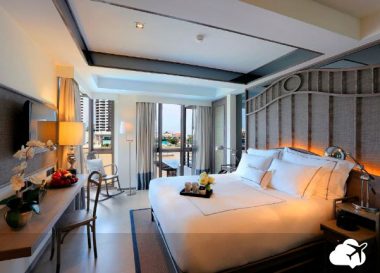o riva surya bangkok é um dos hotéis na tailândia