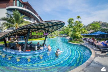 piscina holiday resort krabi