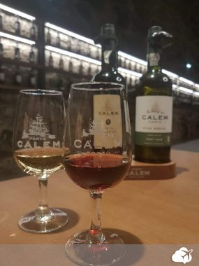 o vinho do porto é uma das bebidas mais conhecidas em portugal